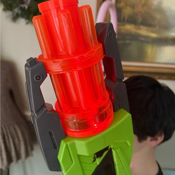 Cyclonic Green and Orange Dart Toy Action Figure Play-set Gun - Picture 9 of 9